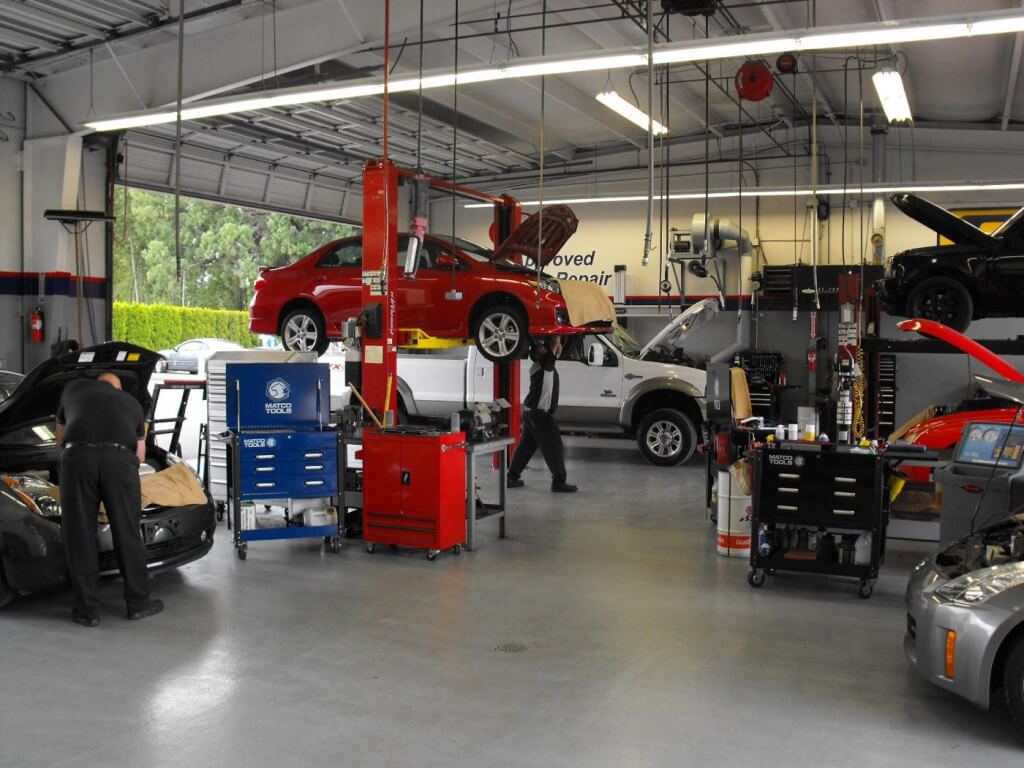 PM Automotive Salem Oregon Certified Technicians Repairing Vehicles